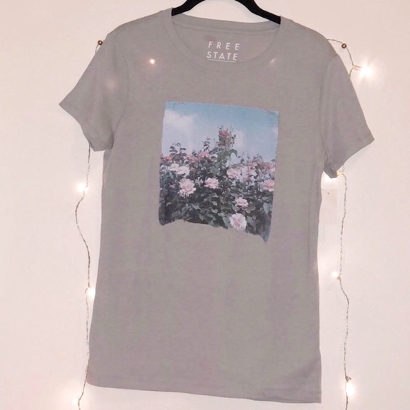 Aeropostale Tops - Vintage Nature Photograph Graphic T-shirt
